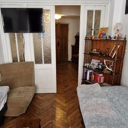 Domum - The Comunist Apartment Bukarest Kültér fotó