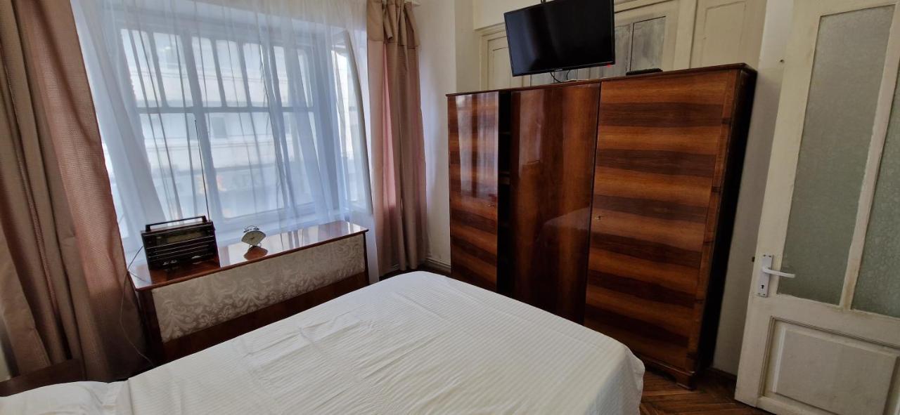 Domum - The Comunist Apartment Bukarest Kültér fotó