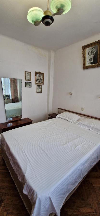 Domum - The Comunist Apartment Bukarest Kültér fotó